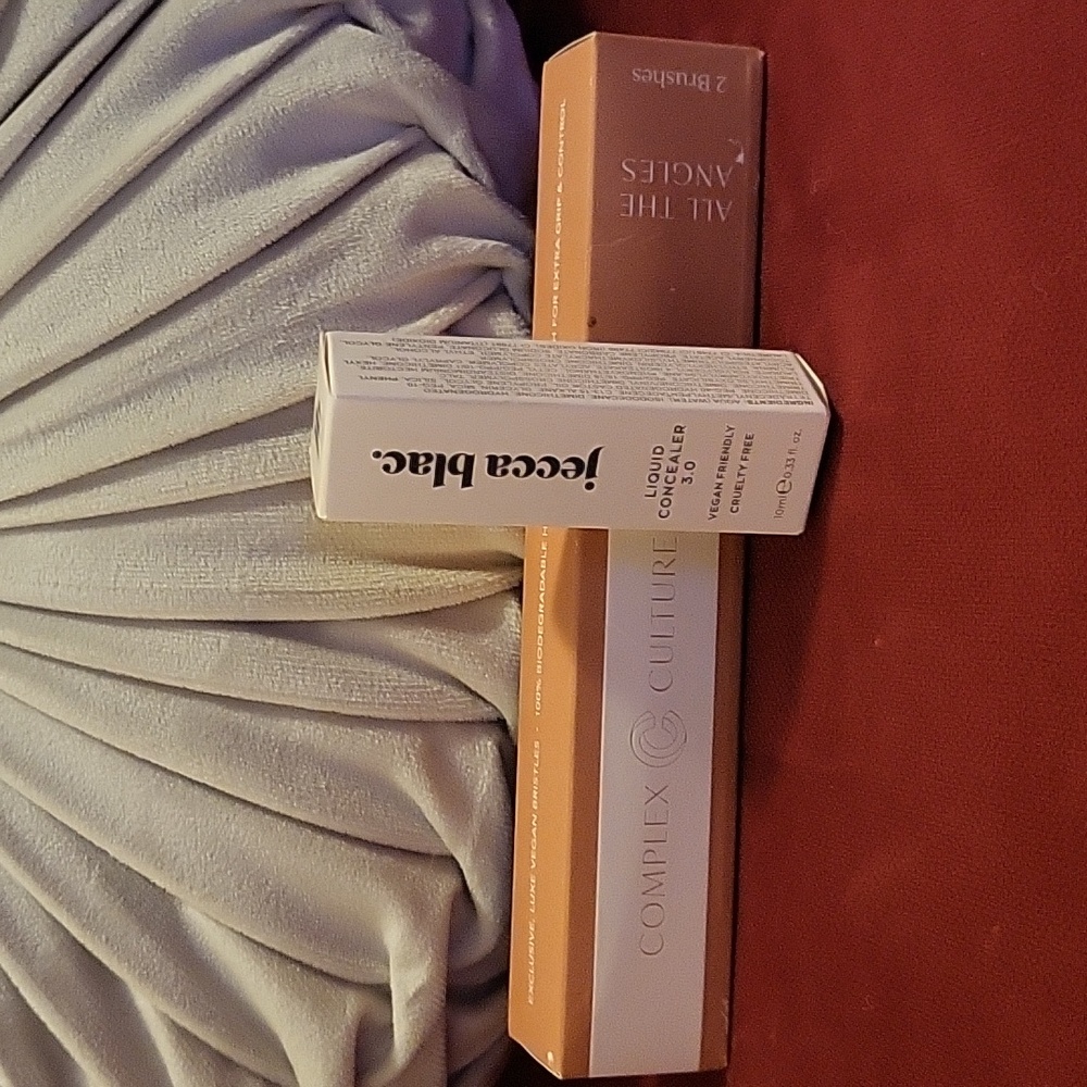 Jecca Blac. Liquid Concealer 3.0 And Complex Culture ALL THE ANGLES 2 Brushes